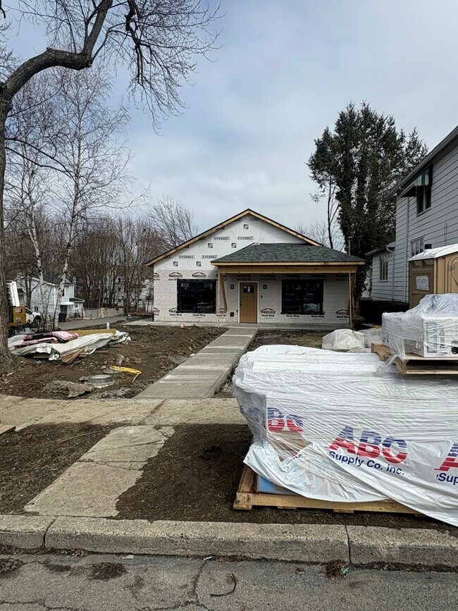 Foto del edificio - 617 E Locust St