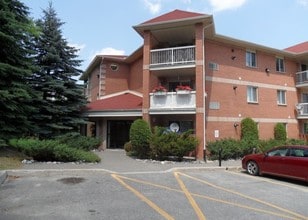 Building Photo - Greenvale Village