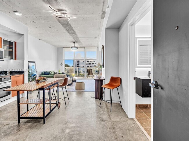 Foto del edificio - 3470 E Coast Ave