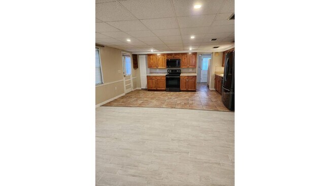 Foto del edificio - 9632 Groveland St