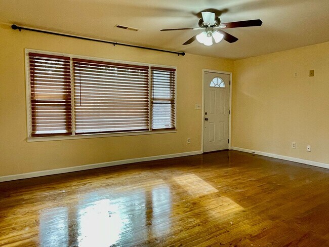 Building Photo - Austell Rental- Open House Saturday Feb 22...