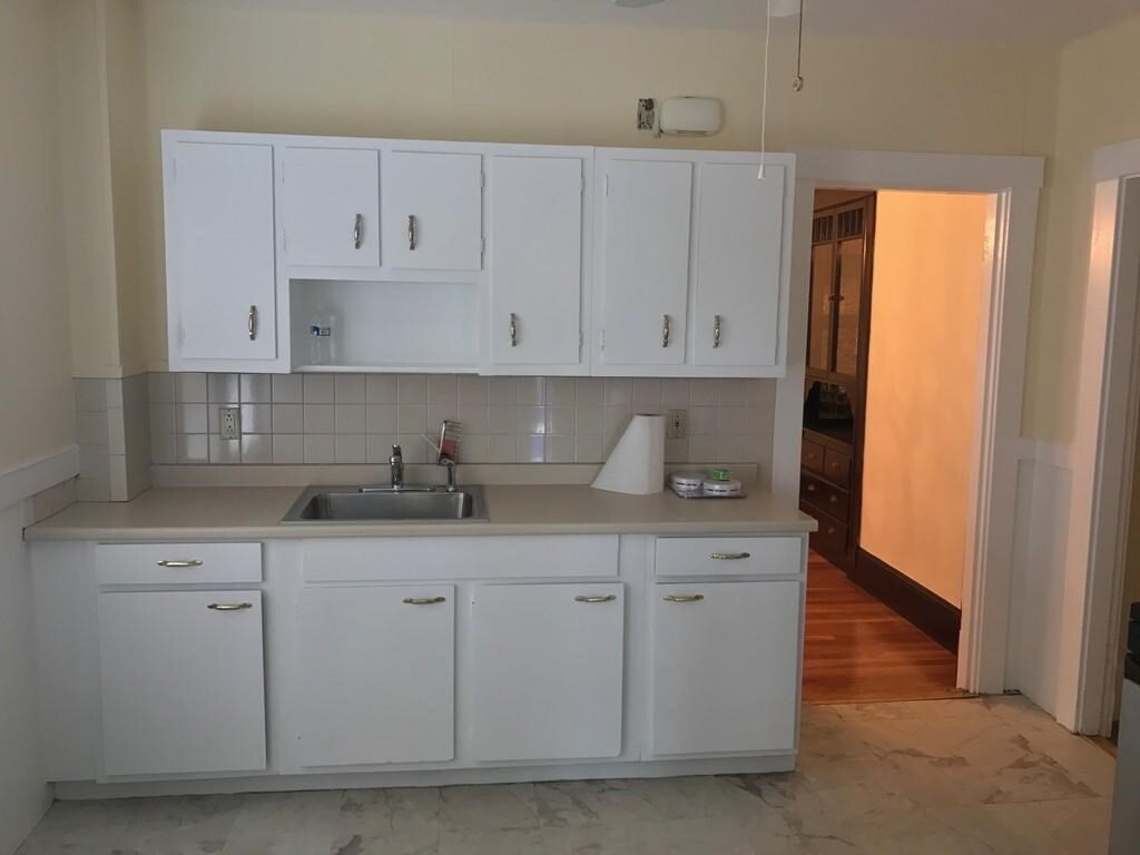 Primary Photo - 174 Cornell St