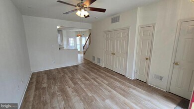 Building Photo - 2441 Old Farmhouse Ct