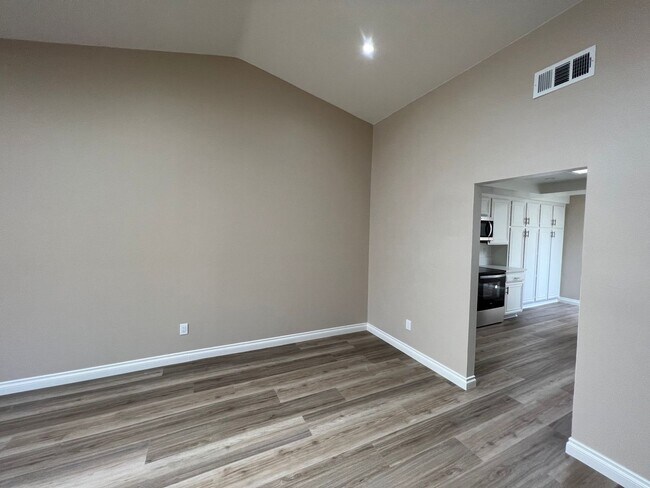 Foto del edificio - Updated 2 bed / 2 bath Capri in Leisure Vi...