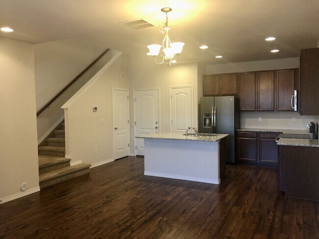 Foto del edificio - BEAUTIFUL 3-BEDROOM TOWNHOME IN AWARD-WINNING WOLF RANCH - Security Deposit Waiver Available