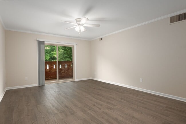 Building Photo - 4739 Hedgemore Dr