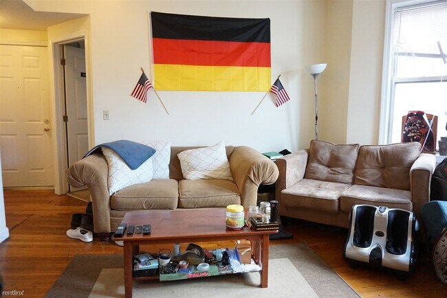 Building Photo - 3 br, 1 bath  - 4 Lorraine Ter # 2