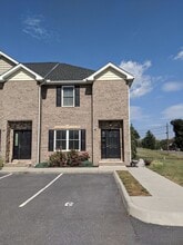 Building Photo - 6 Cedar Point Ln