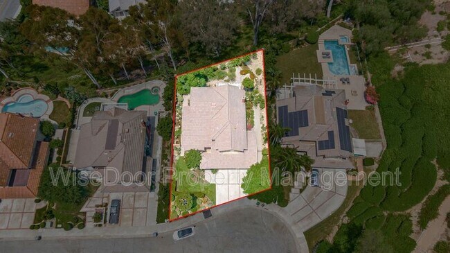 Building Photo - 2035 Cll Tomas