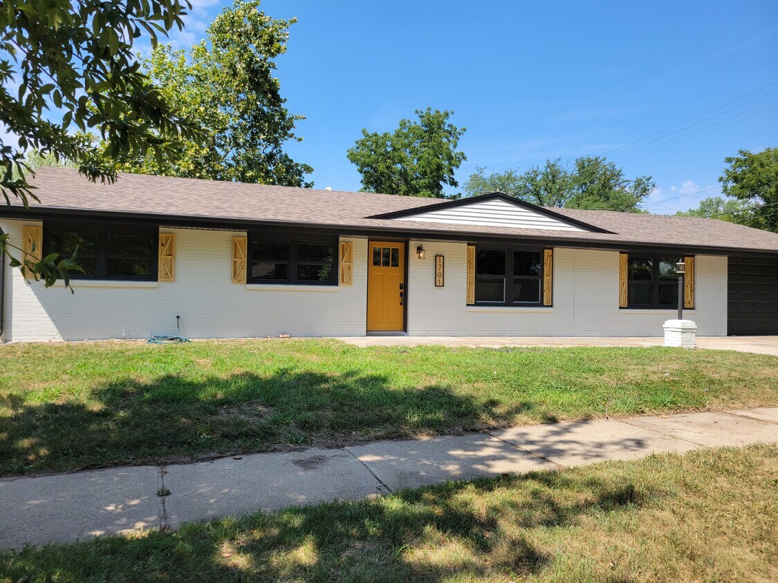 Primary Photo - 1701 Cassell Rd