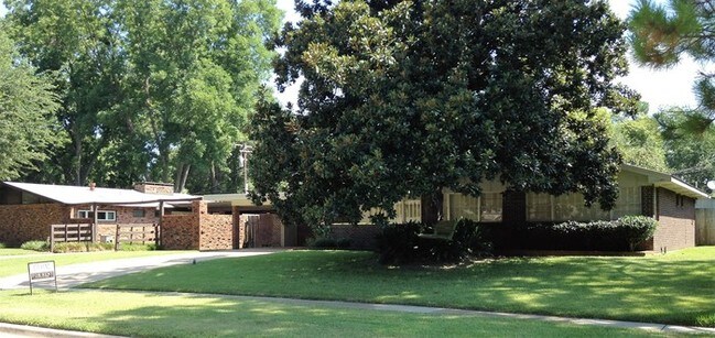 Building Photo - **VERY NICE 3/2 SHREVE ISLAND HOME*