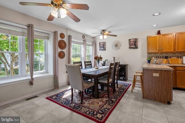 Foto del edificio - 8006 Spruce Mill Dr