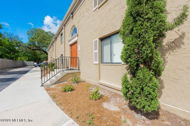 Foto del edificio - 5811 Atlantic Blvd