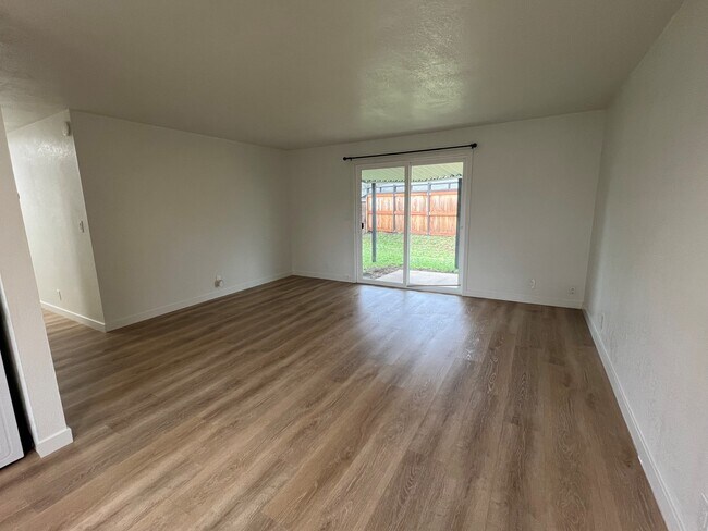 Living Room - 490 Lindley Ln