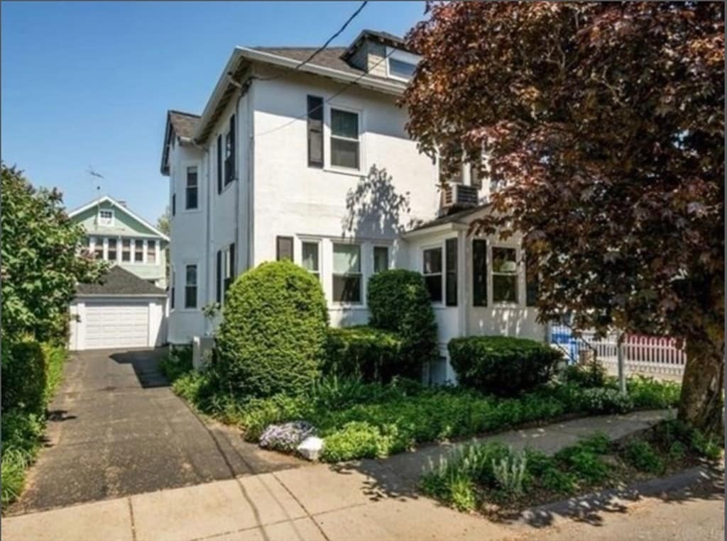 Primary Photo - 39 Hull St