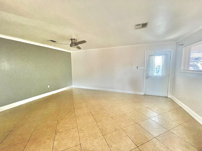 Foto del edificio - 8531 Dinkins St