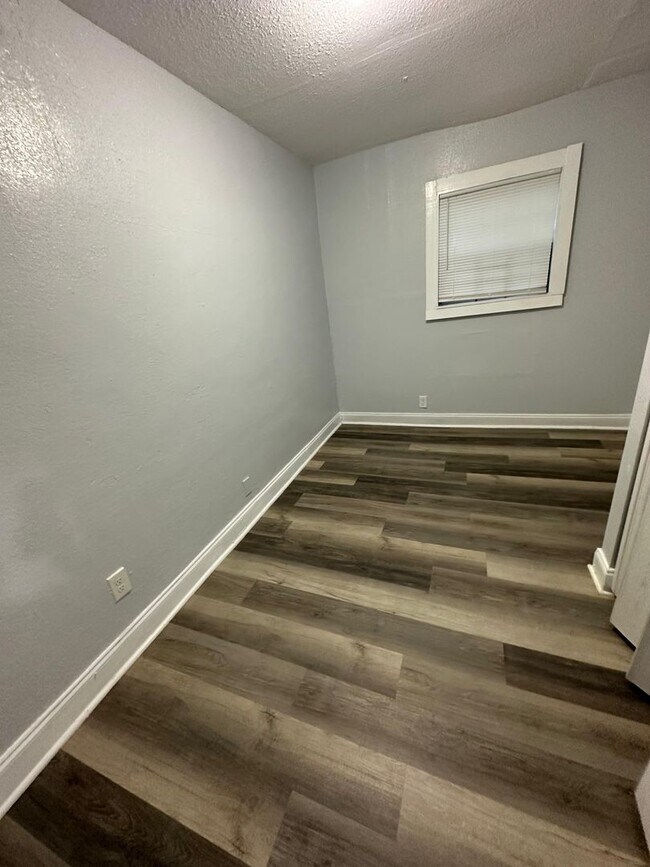 Foto del edificio - Fully Renovated 3/1 Single Family House Available for Immediate Rent!