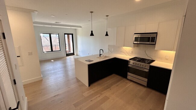 Building Photo - 11 Lothrop St