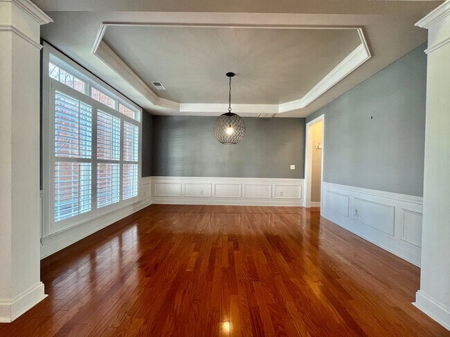 Building Photo - 4 Bedroom, 3.5 Bath w/ 3 Car Garage in Coo...