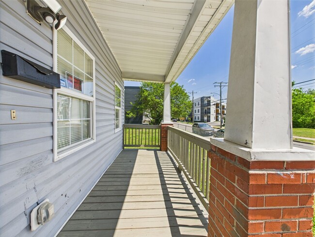 Building Photo - 1610 N 28th St