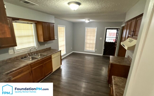 Foto del edificio - 3921 Ross Rd