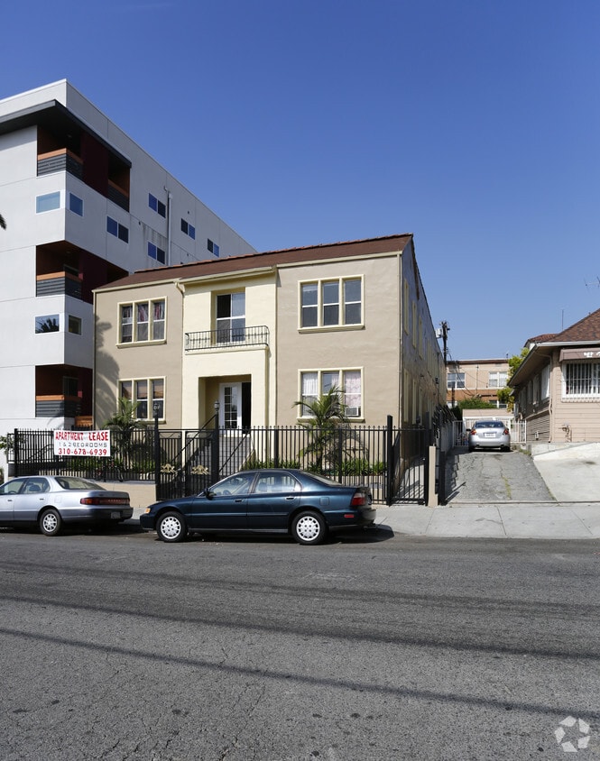 Building Photo - 969 S Serrano Ave