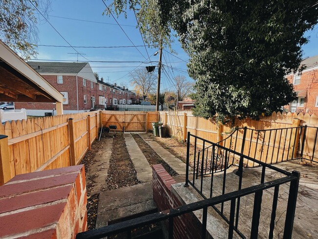 Building Photo - 2019 Swansea Rd