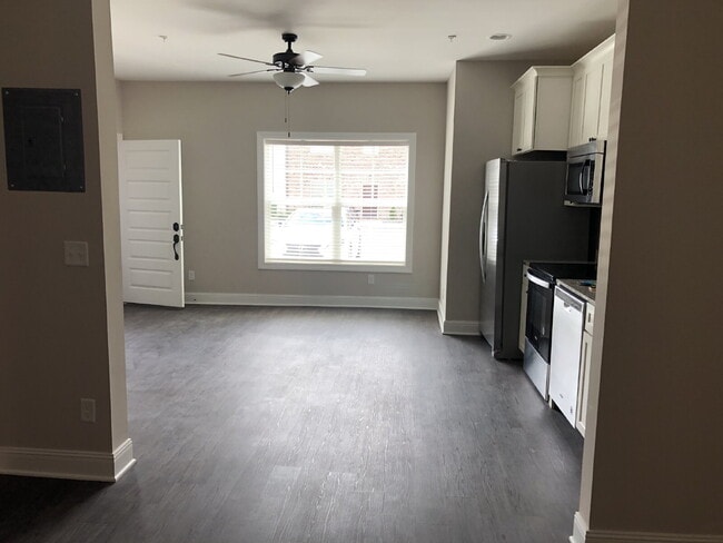 Building Photo - One BD One BA studio apartment for rent near Tennessee Tech!