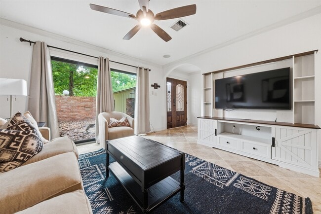 Building Photo - 2209 W Settler's Way