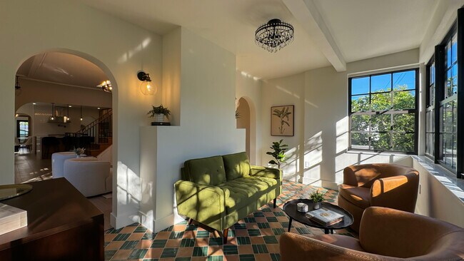 Foto del edificio - 301 Plymouth Rd