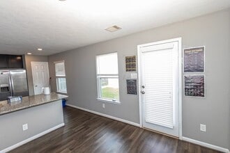 Building Photo - 8932 Hollister Commons Ln