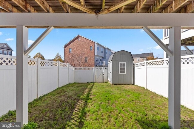 Building Photo - 5345 Tweeddale Pl