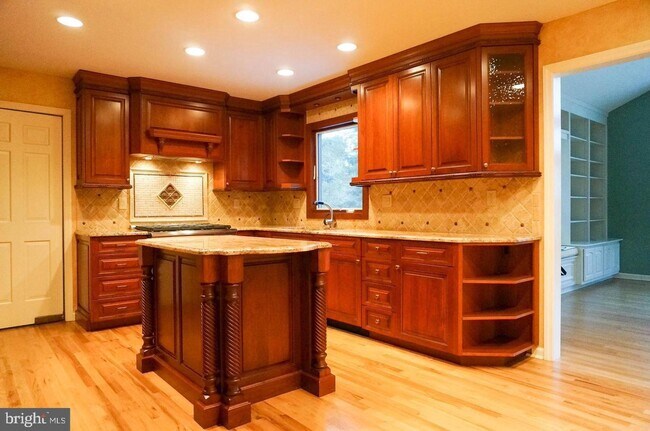 Foto del edificio - 12 Worchester Ln