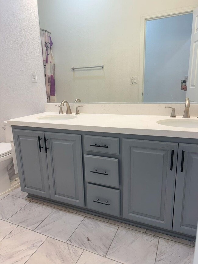 Foto del edificio - 2638 Breaker Way