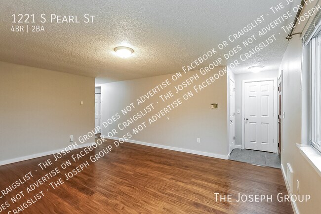 Foto del edificio - 1221 S Pearl St