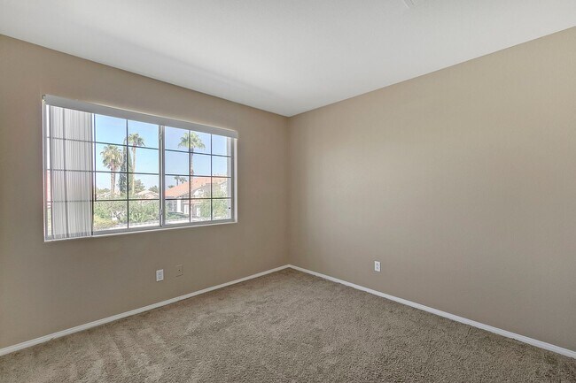 Foto del edificio - Green Valley Home! Beautiful &  Spacious! Stainless steel appliances! Washer & dryer! No pets!
