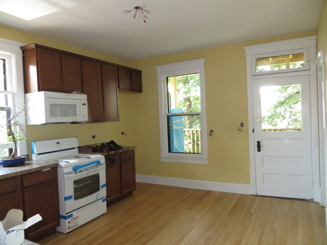 Building Photo - 3736 N Keeler Ave