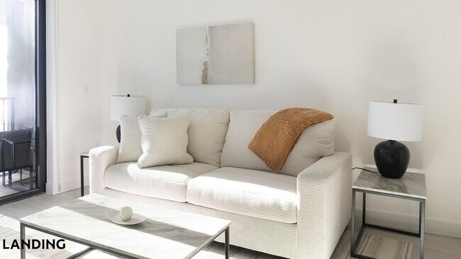 Building Photo - 1007 S Mint St