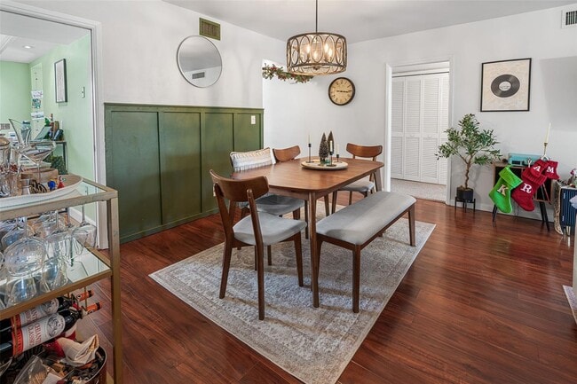 Foto del edificio - 3930 Oaks Clubhouse Dr