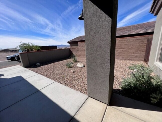 Foto del edificio - 3BR Laughlin Ranch 3 car BOAT DEEP garage, fenced yard