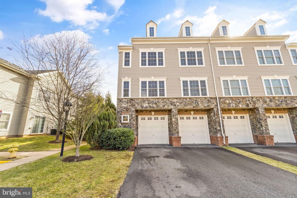 Primary Photo - 11241 Wortham Crest Cir