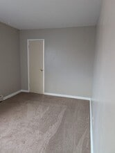 Building Photo - 9595 Maple Dr