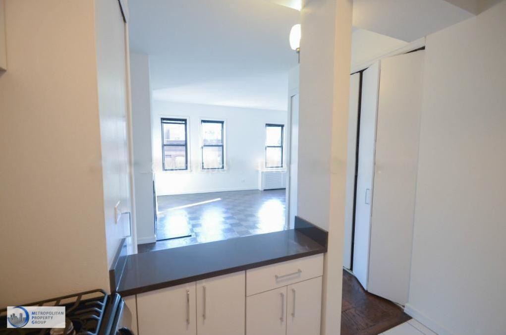 Foto principal - 235 W 22nd St