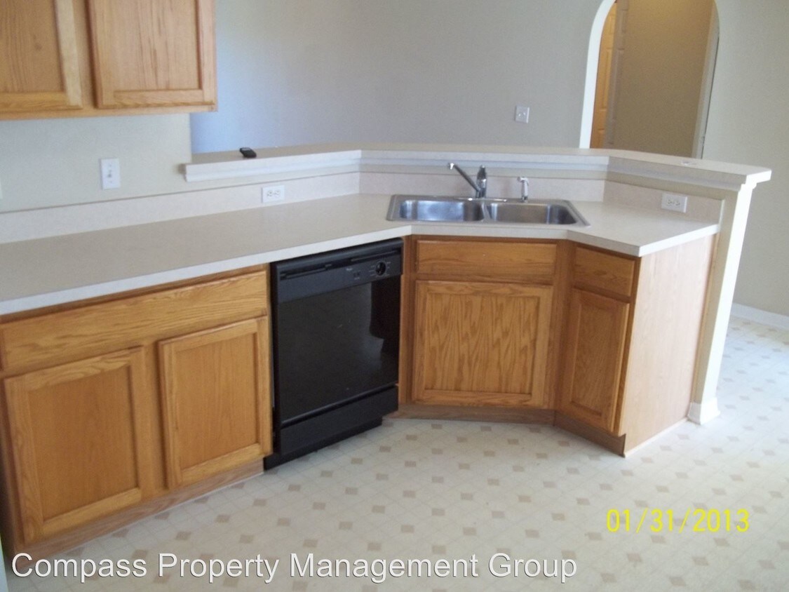 Building Photo - 7187 Overland Park Blvd E