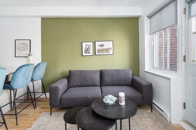 Building Photo - 4930 Av Saint-Kévin