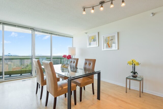 Foto del edificio - 1720 Maple Ave