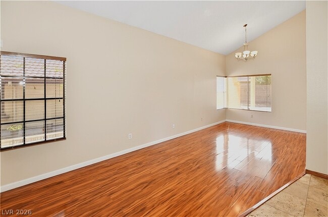 Foto del edificio - 7709 Kalmalii Ave