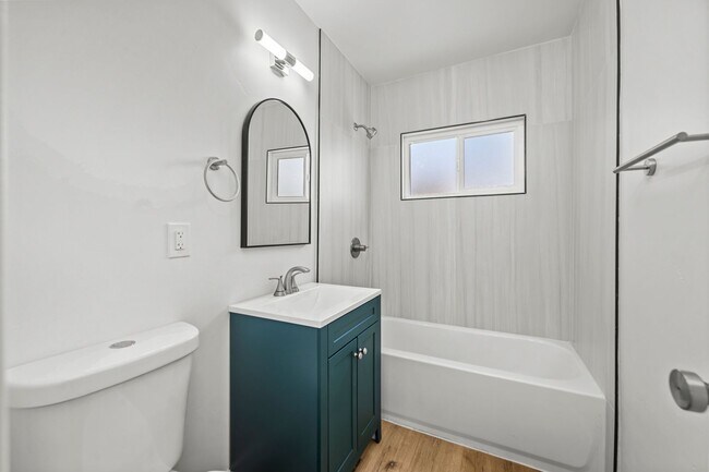 Foto del edificio - 6979-81 Amherst St