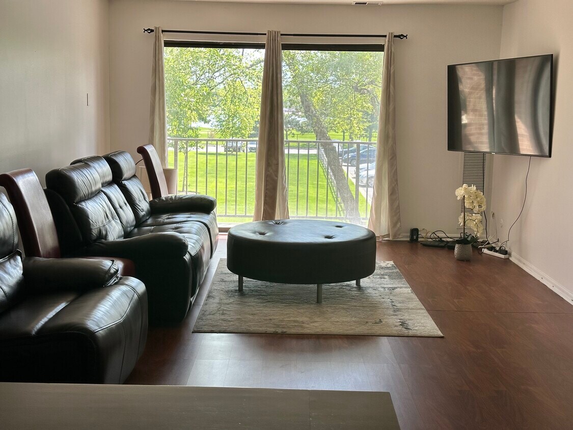 Primary Photo - 950 E Wilmette Rd