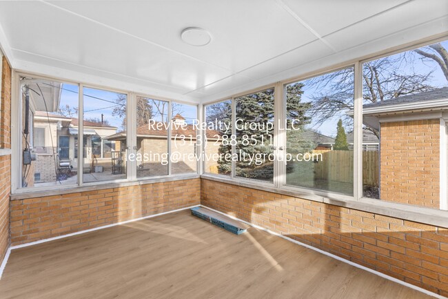 Foto del edificio - 9284 Jerome